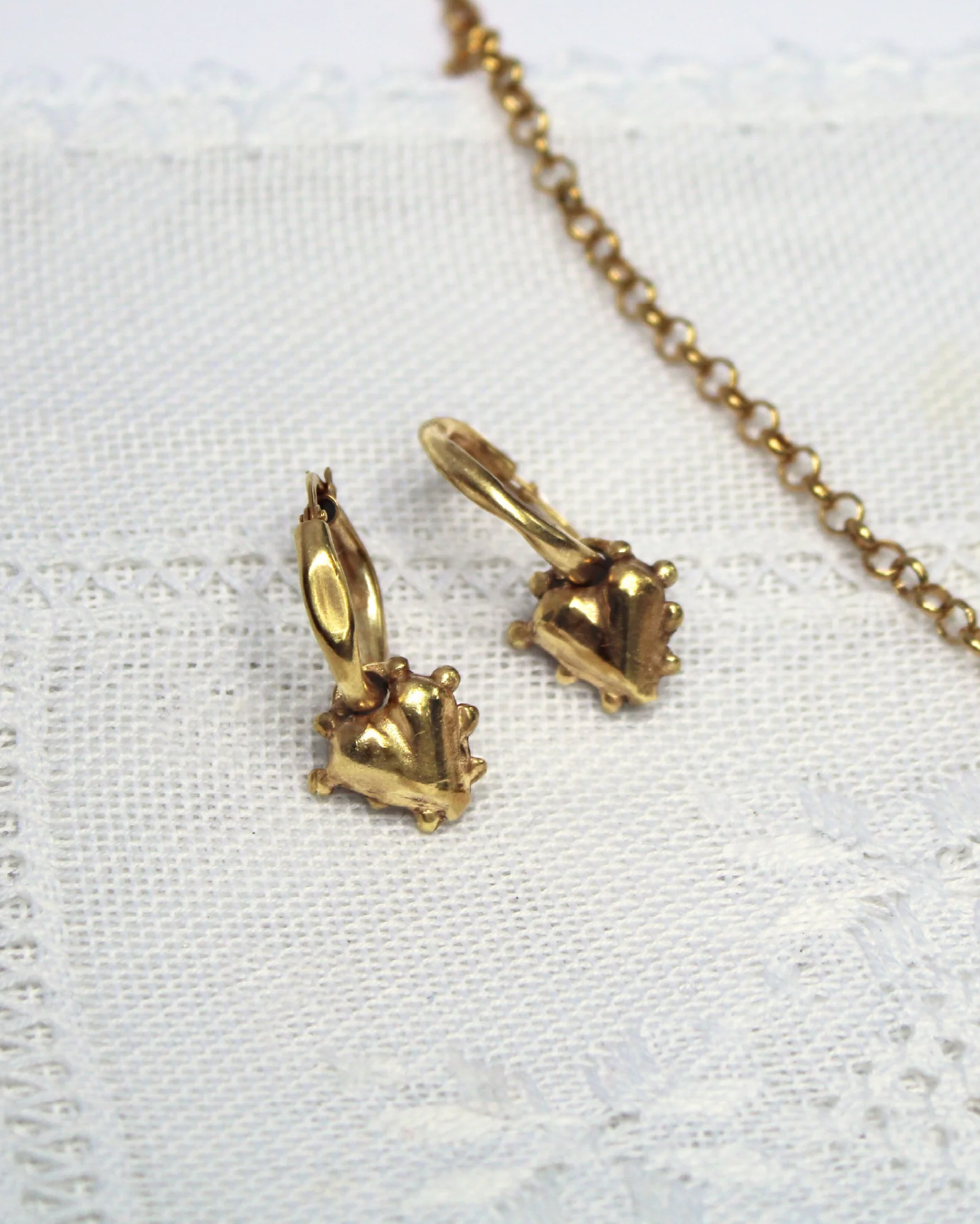 Aros Cora Gold